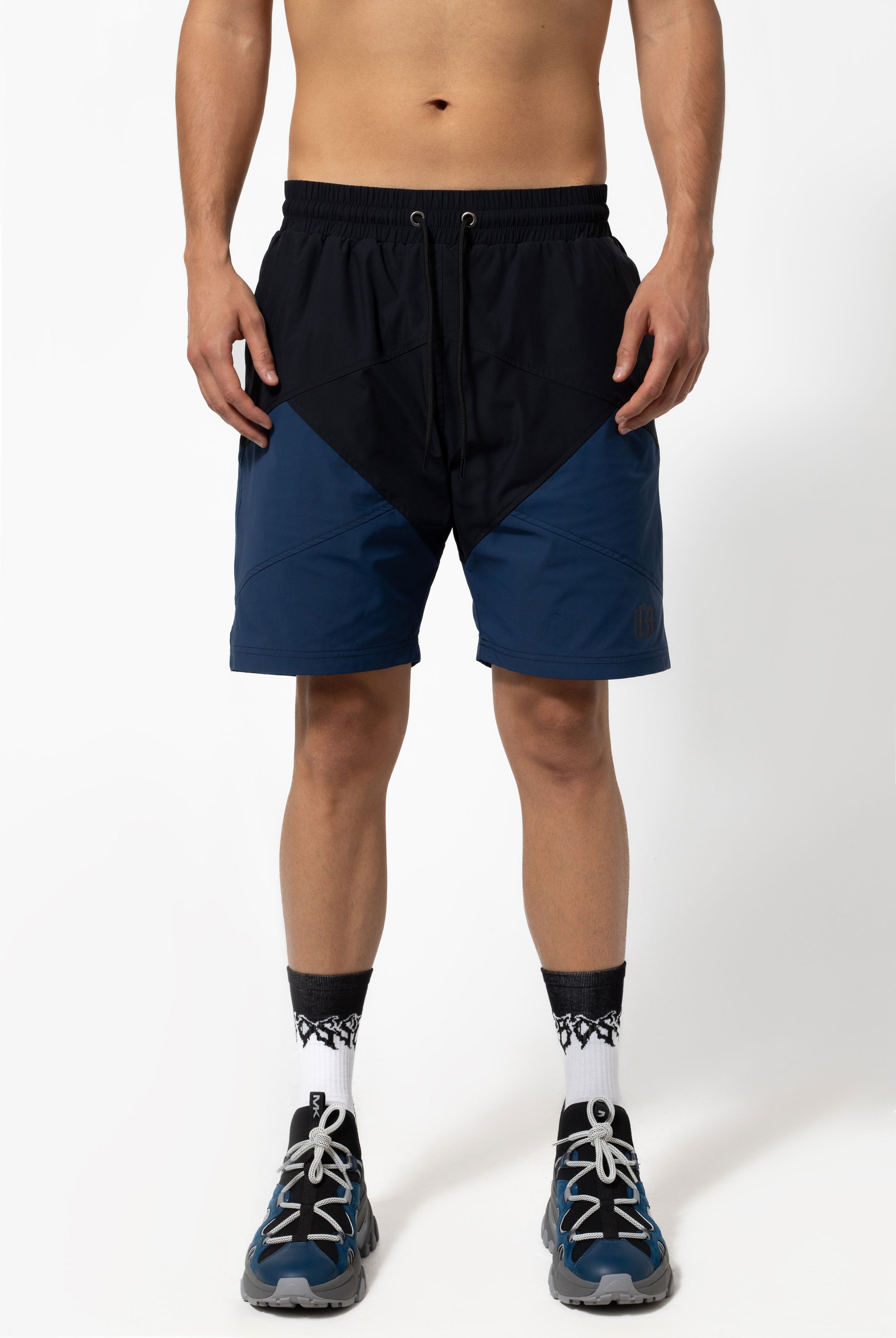 TECHSTITCH SHORT PANTS